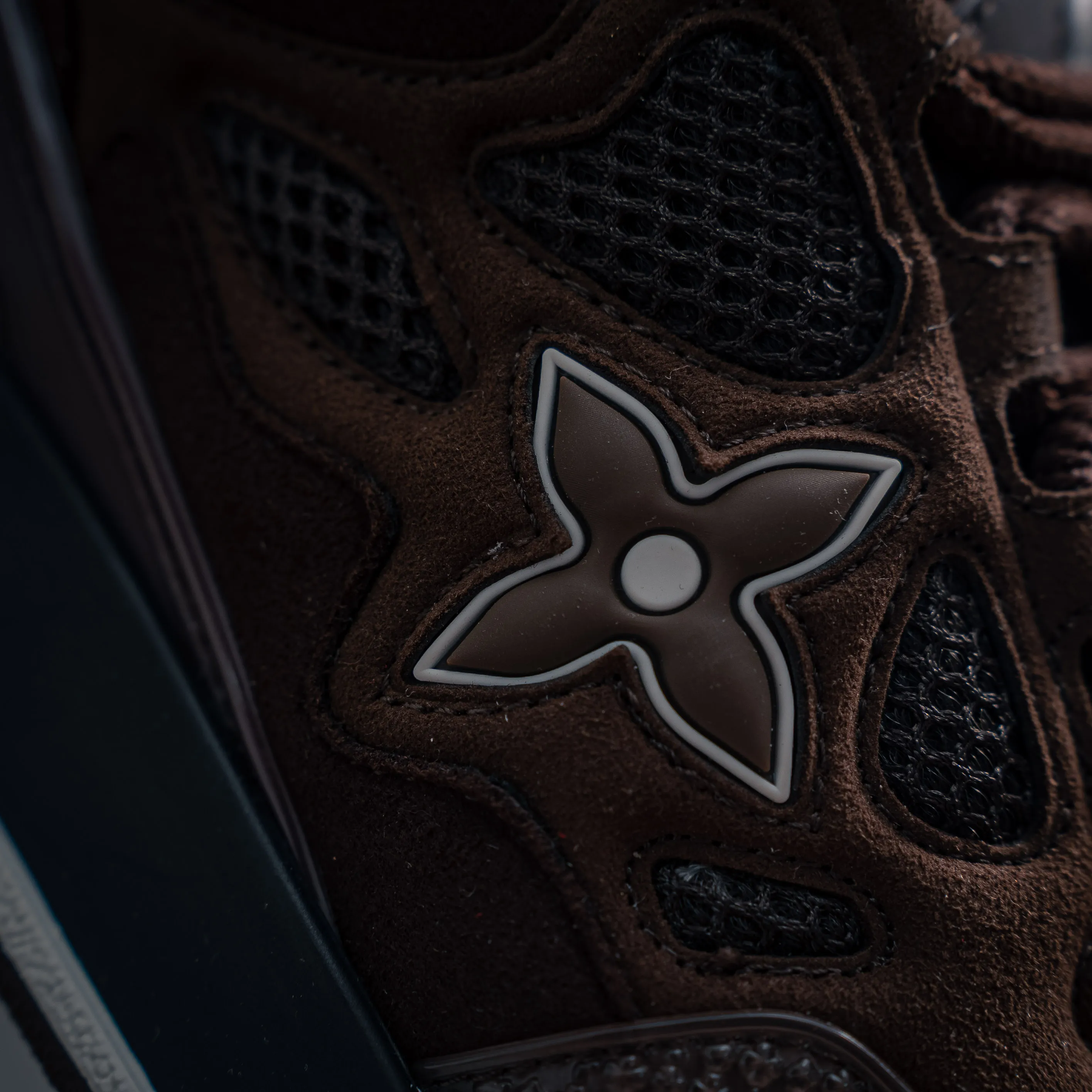 # LV- - trainer 2026 New Arrival 1：1 ！！ Shoes Cowhide Leather ， LOGO ， Breathable ， 。
